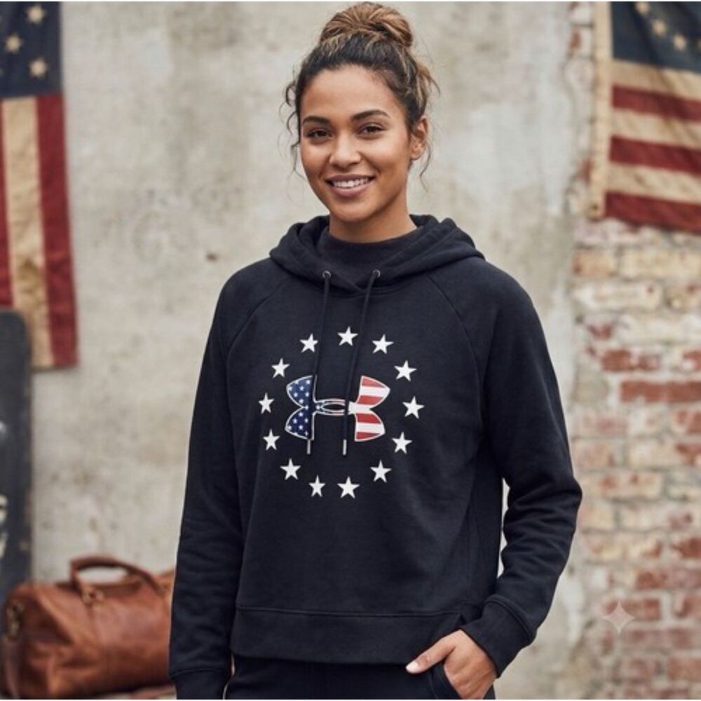 Under Armour Sweatshirt Womens XL Loose Fit Hoodie Pullover Freedom USA Logo